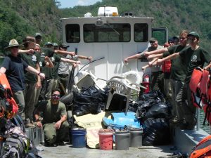 North Carolina GSMNP interns and NPS with the trash they collected 