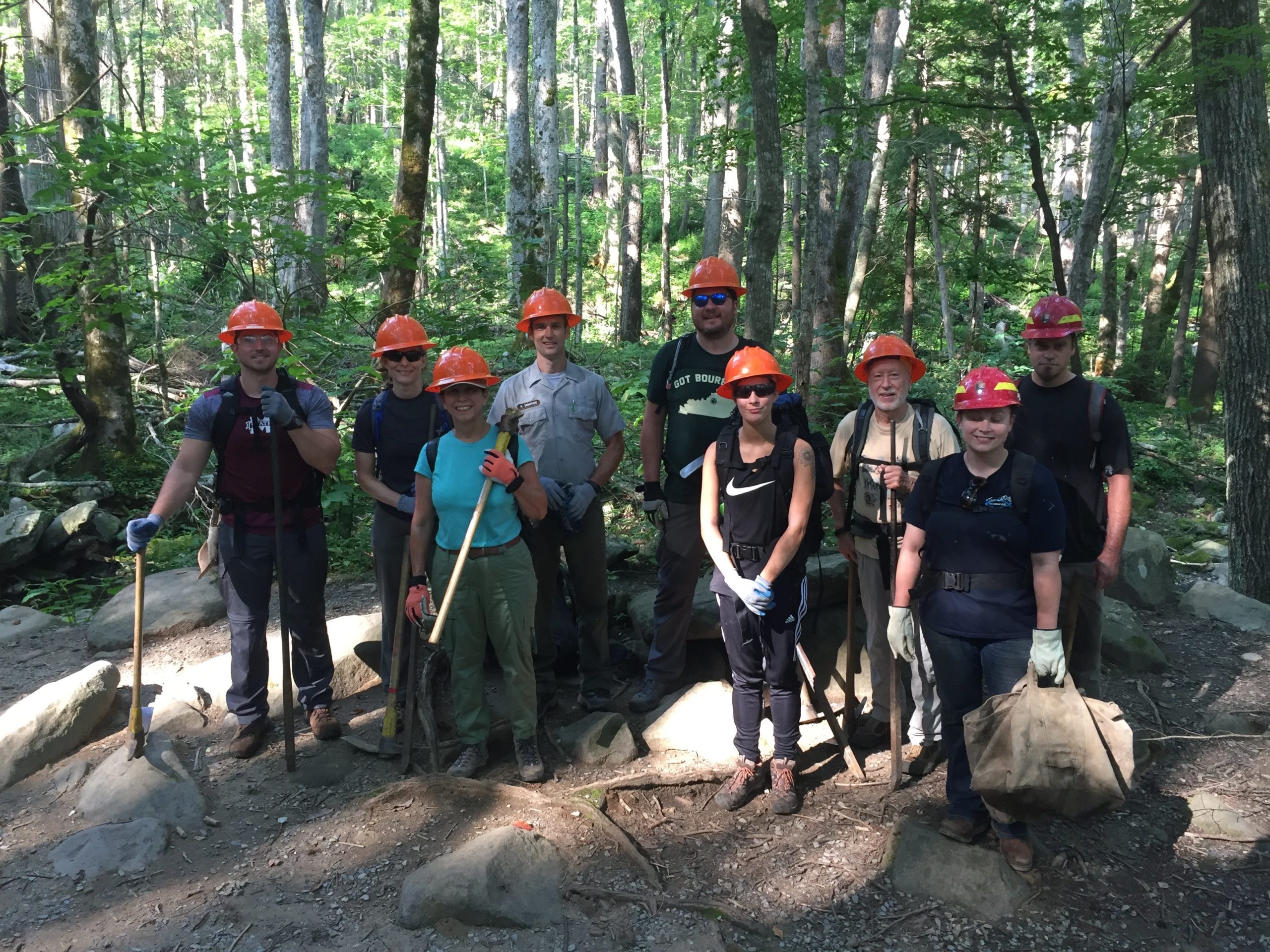 volunteer group on Rainbow Falls Trail