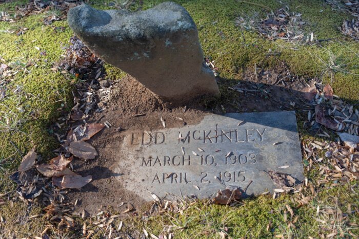 Edd McKinley headstone