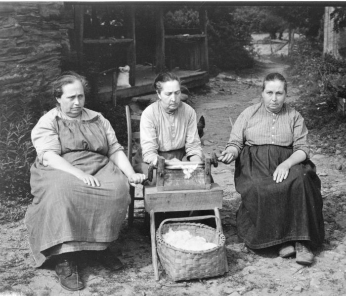 Hettie, Martha and Louisa Walker ginning cotton