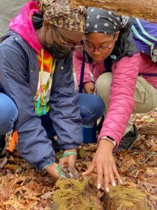 Tuskegee students monitor salamanders