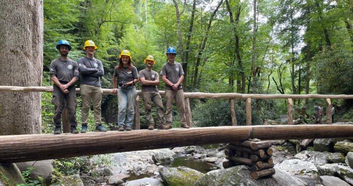 Southeast Conservation Corps crew